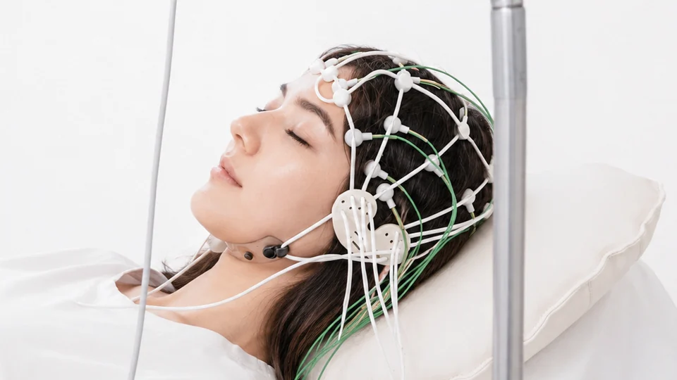 睡眠潜時反復検査を受ける様子