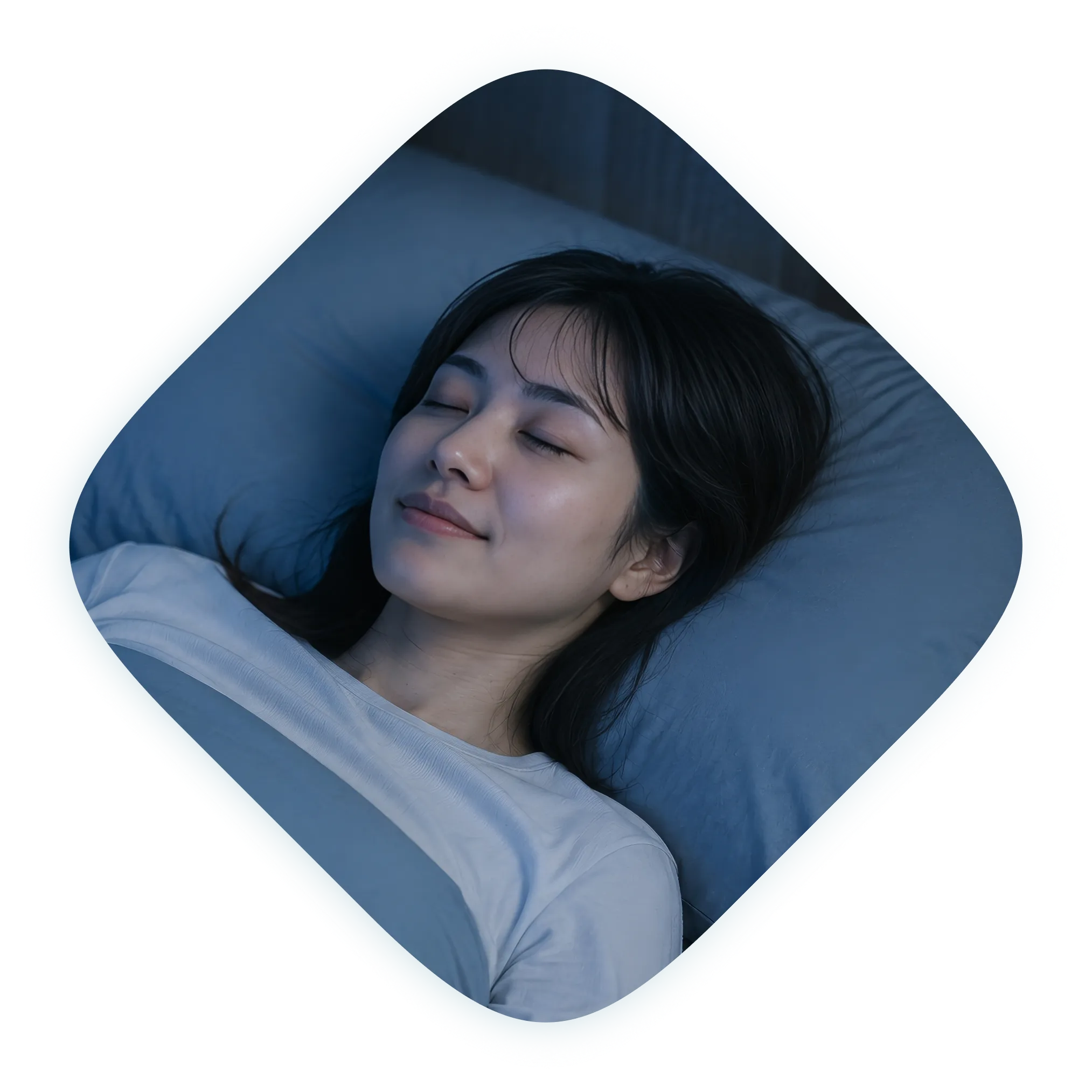 ベッドで眠る女性